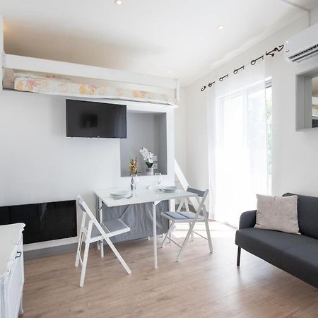 Le Partage Des Eaux - 4 Couchages - Hypercentre - Clim - Wifi Apartment LʼIsle-sur-la-Sorgue Exterior foto