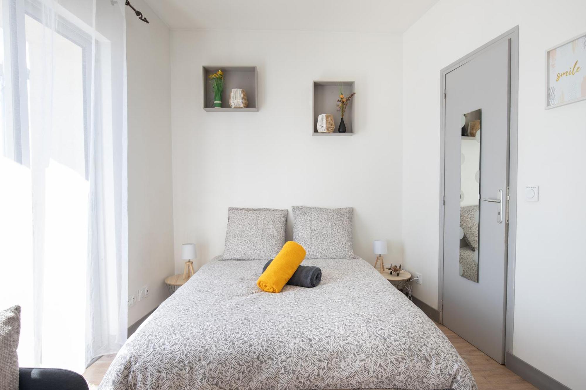Le Partage Des Eaux - 4 Couchages - Hypercentre - Clim - Wifi Apartment LʼIsle-sur-la-Sorgue Exterior foto