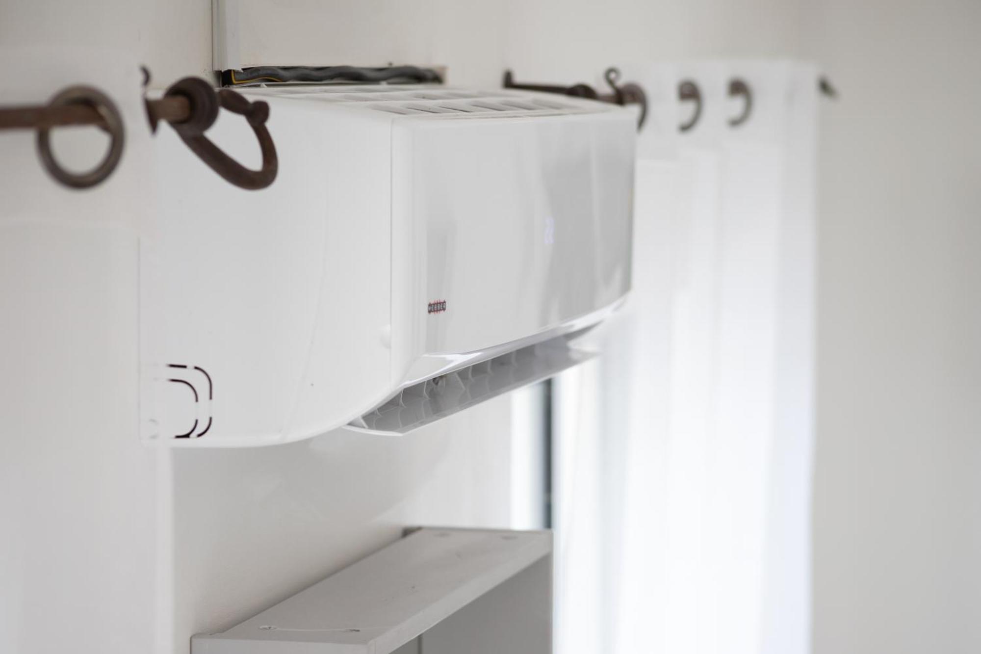 Le Partage Des Eaux - 4 Couchages - Hypercentre - Clim - Wifi Apartment LʼIsle-sur-la-Sorgue Exterior foto