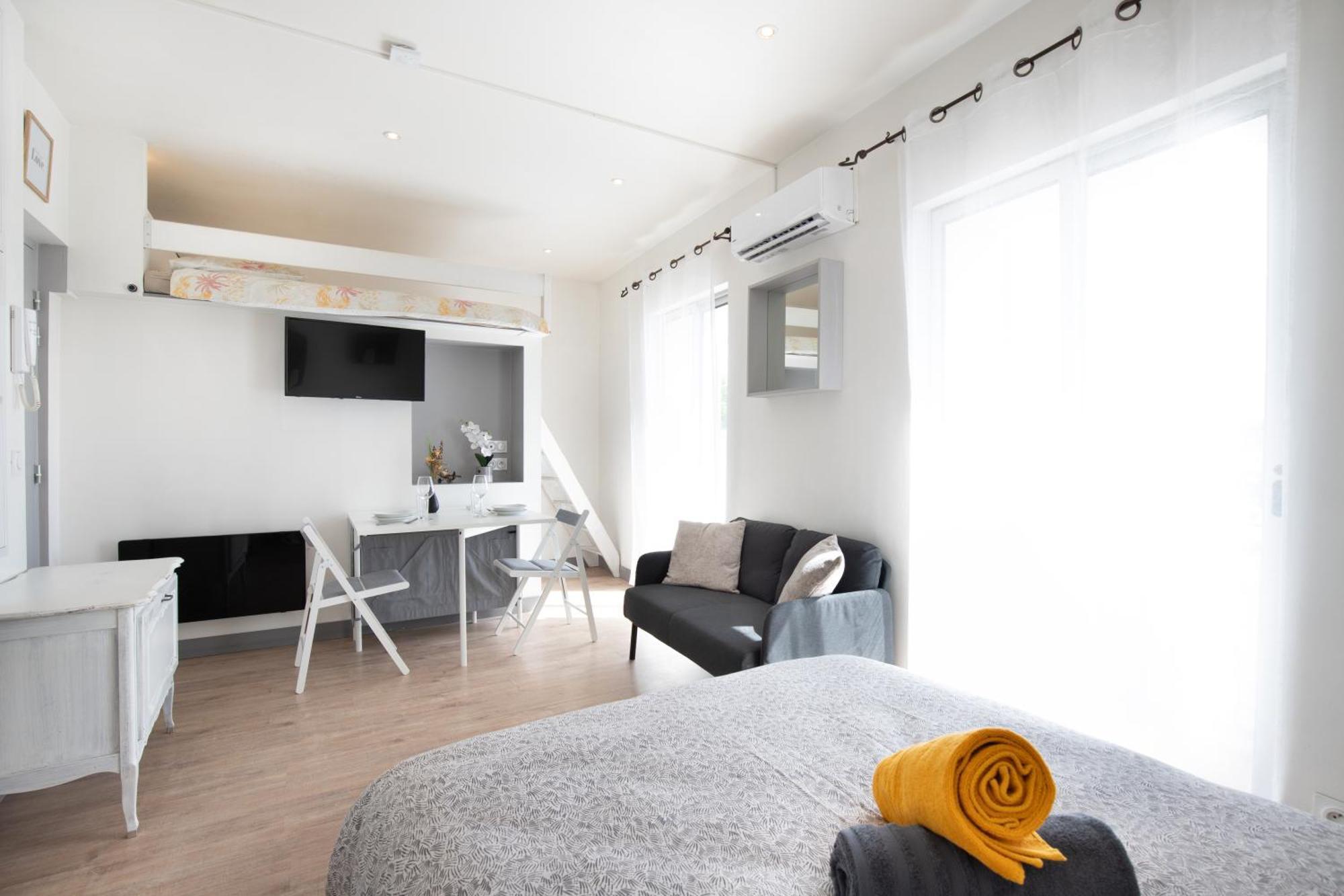 Le Partage Des Eaux - 4 Couchages - Hypercentre - Clim - Wifi Apartment LʼIsle-sur-la-Sorgue Exterior foto